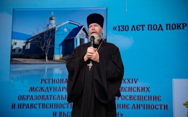 Благочинный Свято-Крестовского округа митрофорный протоиерей Ириней Лукьянов приветствовал собравшихся