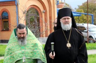 В день памяти прп. Амвросия Оптинского епископ Георгиевский и Прасковейский Николай совершил Божественную литургию в храме Воскресения Словущего