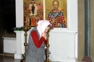 В день памяти прп. Амвросия Оптинского епископ Георгиевский и Прасковейский Николай совершил Божественную литургию в храме Воскресения Словущего 5