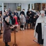 Священник поздравил с Рождеством Христовым детей с ограниченными возможностями в Буденновске 2