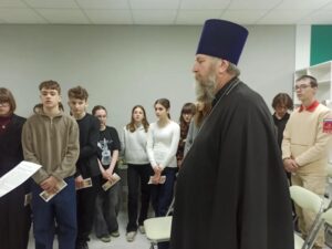 Священник Свято-Крестовского округа Георгиевской епархии провел встречу с учениками 1