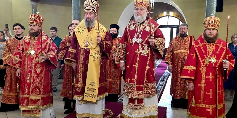 В храме Воскресения Словущего состоялось Всенощное бдение В храме Воскресения Словущего состоялось Всенощное бдение
