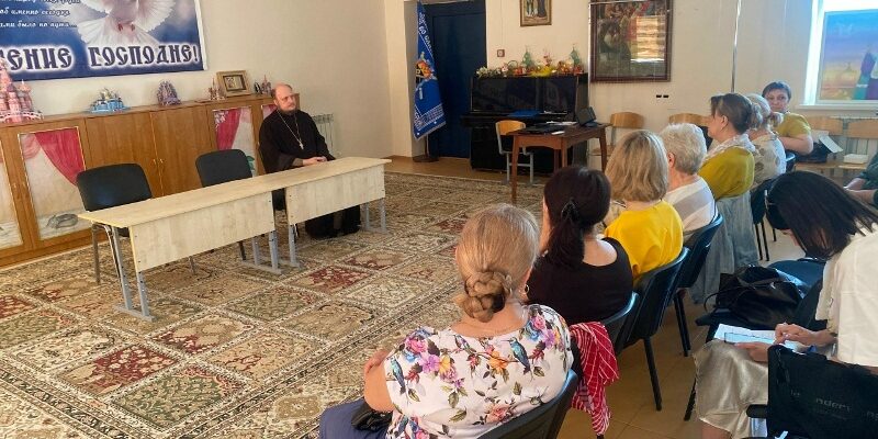 В Будённовске прошел семинар для педагогов детских воскресных групп В Будённовске прошел семинар для педагогов детских воскресных групп