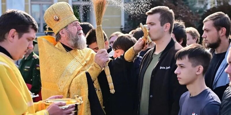 Благочинный Свято-Крестовского округа принял участия в мероприятиях ко Дню призывника